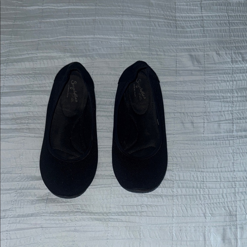 Black Womens Slip-On Ballet Flats
